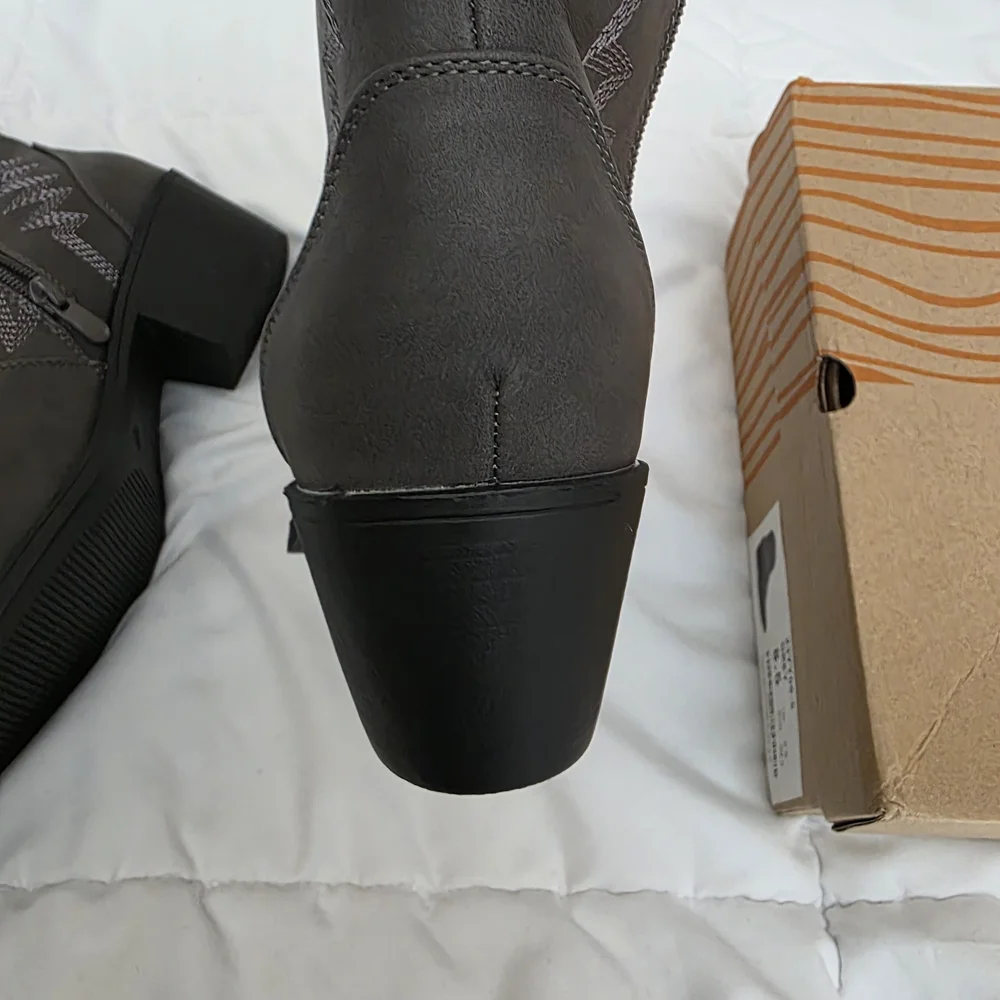 Womens Global Win Gray Western‎ Ankle Boots, Size 8.5